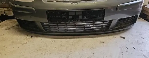 Volkswagen Golf V Front bumper