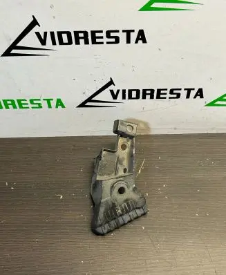 Honda HR-V Front bumper mounting bracket