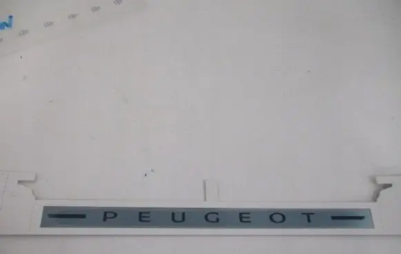 Peugeot 2008 II Front sill trim cover 98326989RW