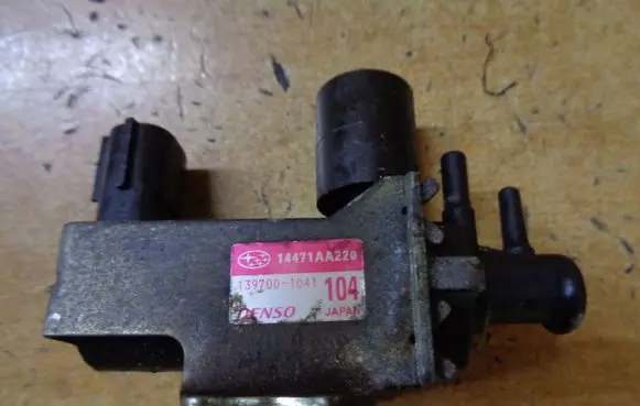 Subaru Legacy Vacuum valve 14471AA220 1397001041