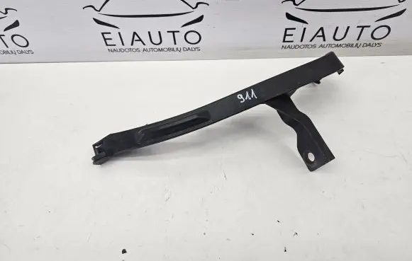 Porsche 911 996 Front bumper mounting bracket