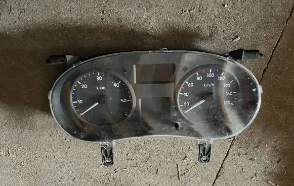 Renault Master II Speedometer (instrument cluster) P8200467952D 281153197 NS8554923X