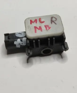 Mercedes-Benz ML W164 Airbag deployment crash/impact sensor 0038202826 403858 030907