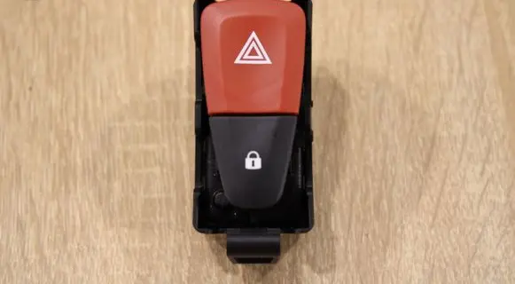 Renault Megane III Hazard light switch