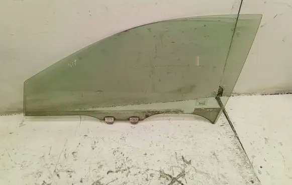 Honda Accord Front door window glass four-door