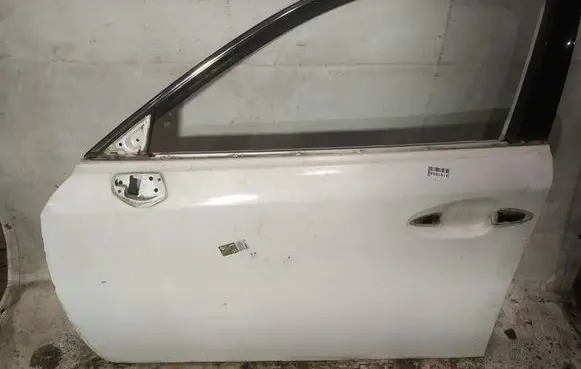 Lexus IS 220D-250-350 Front door baltos