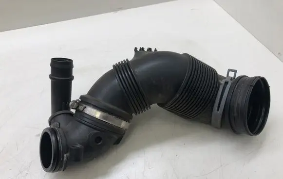 Volkswagen Golf VII Turbo air intake inlet pipe/hose 5Q0129635