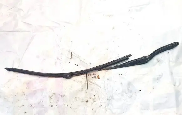 Volvo V50 Front wiper blade arm