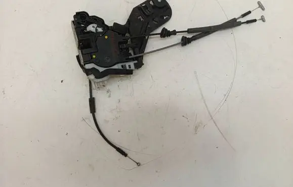 Hyundai Elantra Front door lock 813203X040