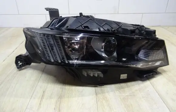 Peugeot 508 Headlight/headlamp 9823144080