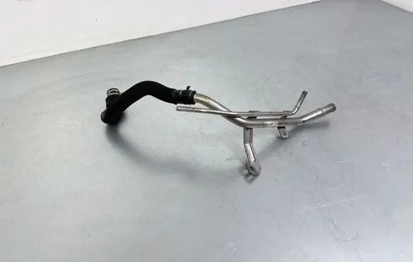 Porsche Macan (95B) Engine coolant pipe/hose 95B121065B