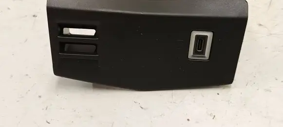 Peugeot 408 P54 USB socket connector 9836941280