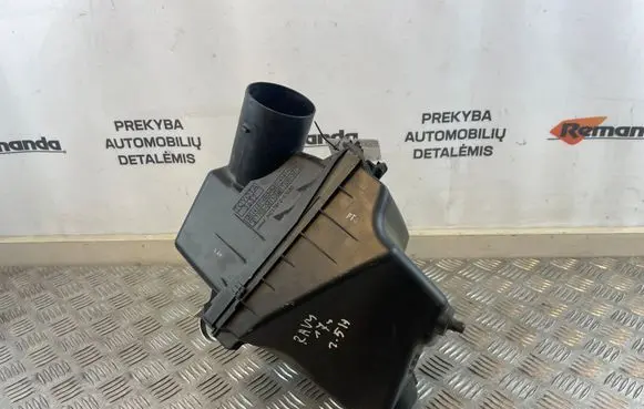 Toyota RAV 4 (XA40) Air filter box 1770536110