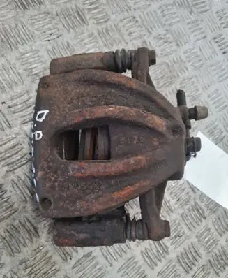 Toyota Avensis T250 Front brake caliper
