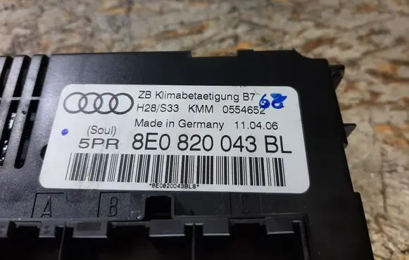 Audi A4 S4 B6 8E 8H Climate control unit 5PR8E0820043 5PR8E0820043BL
