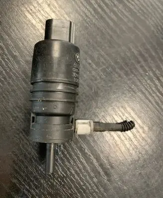 BMW X3 F25 Windscreen/windshield washer pump 6934160