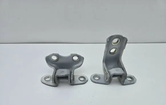 Toyota Prius+ (ZVW40) Front door hinge set 