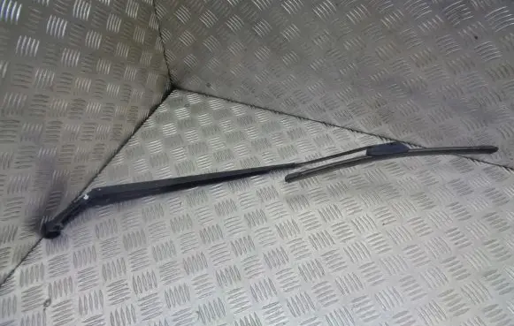 Toyota Corolla E120 E130 Front wiper blade arm