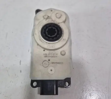 BMW 5 G30 G31 G38 Radiator active air flap actuator 9881646 5811R1001 20830N06