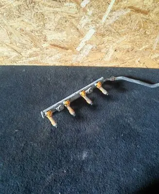 Suzuki Splash Fuel injectors set 8ETH0