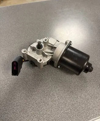 Audi A4 S4 B6 8E 8H Front wiper linkage and motor 8E1955119