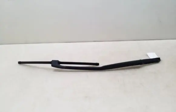Volkswagen Phaeton Front wiper blade arm