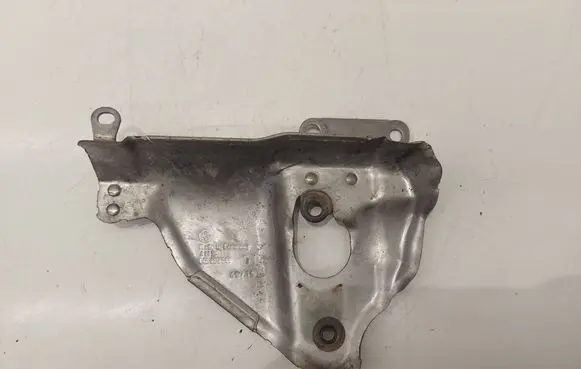 Volkswagen Golf VII Heat shield in engine bay 04E253041