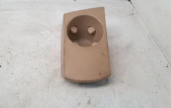 Cup holder front