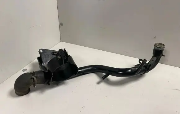 Audi A4 S4 B7 8E 8H Engine coolant pipe/hose 038121071S
