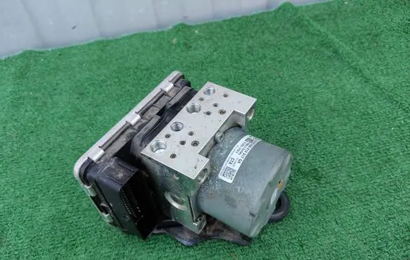 Audi Q3 F3 ABS Pump 5Q0614517GA