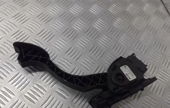 Ford Mondeo MK IV Accelerator throttle pedal 6G92-9F836-RC