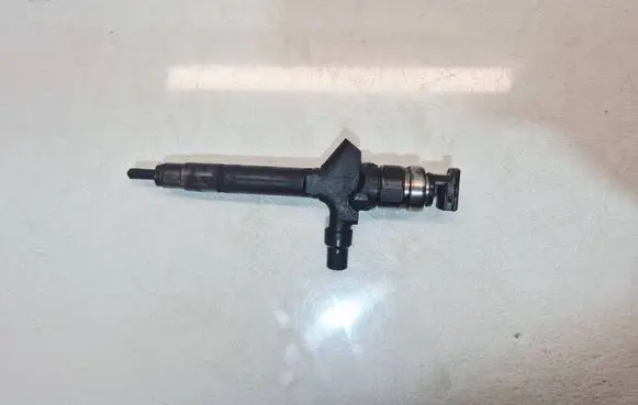 Mazda 5 Fuel injector RF7J13H50