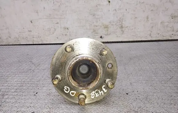 Rear wheel hub spindle/knuckle