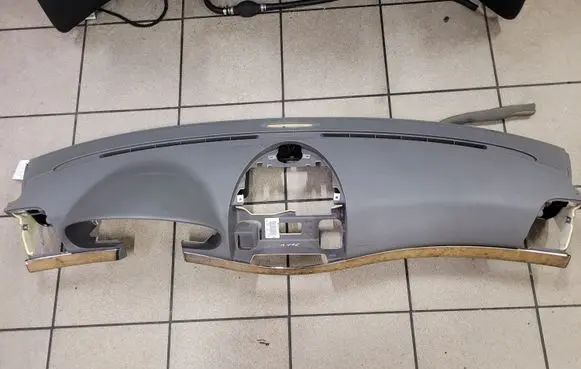 Mercedes-Benz E W211 Dashboard