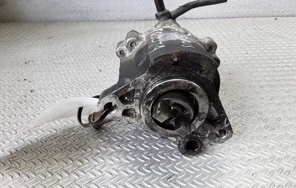 Toyota Avensis T250 Vacuum pump 2930027020 0810002740