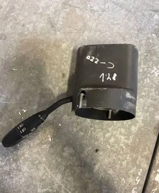 Volkswagen PASSAT B7 Indicator stalk 283930Z4101