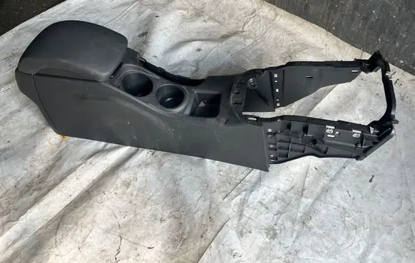 DS Automobiles 4 Armrest 9672173980