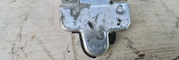 Opel Vectra B Loading door lock 30457255121