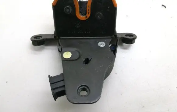 Skoda Fabia Mk1 (6Y) Tailgate/trunk/boot lock/catch/latch 6Y9827501G