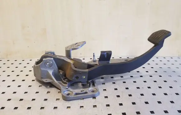 Land Rover Freelander 2 - LR2 Brake pedal 6G922D094FD