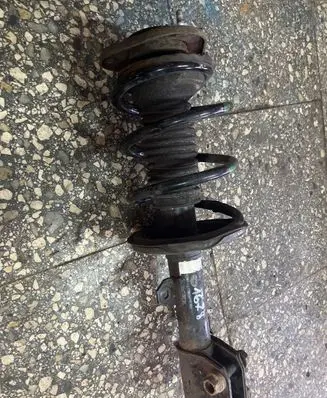 Toyota Auris 150 Front shock absorber/damper