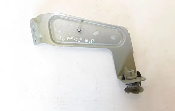 Volvo XC90 Fender mounting bracket 31371008