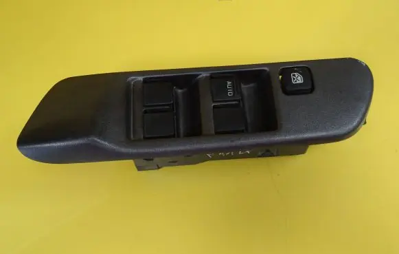 Nissan Primera Electric window control switch