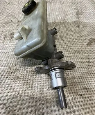 Renault Trafic II (X83) Master brake cylinder 32067008C