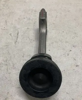 Nissan Navara D23 Piston with connecting rod