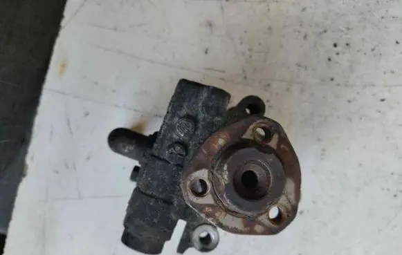 Volkswagen Polo Power steering pump