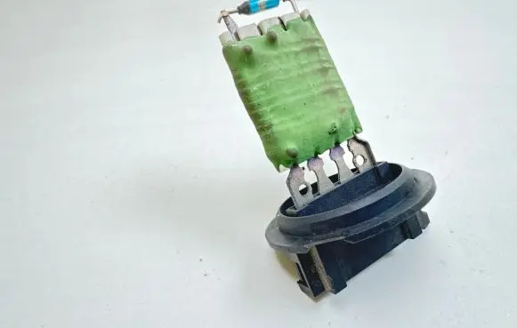 Mitsubishi Colt Heater blower motor/fan resistor 2R15K R27KR74K