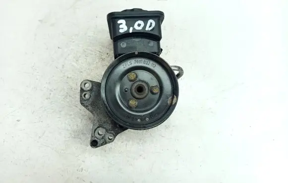 BMW X5 E53 Power steering pump 6756930