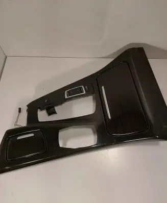 Cup holder front
