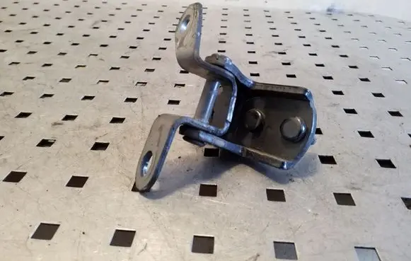 Toyota RAV 4 (XA20) Rear door upper hinge